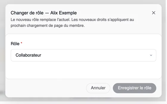 La fenêtre « Changer de rôle — Alix Exemple » avec la remarque que le nouveau rôle remplace l’actuel, le champ « Rôle » (Collaborateur), le bouton « Annuler » et le bouton « Enregistrer le rôle », encore grisé.