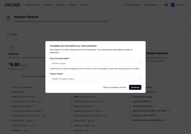 La fenêtre « Complétez les informations sur votre entreprise » au-dessus du choix de formule : « Tout d’abord, où votre entreprise est-elle immatriculée ? Les informations demandées ensuite en dépendent. », les champs Pays d’immatriculation et Fuseau horaire, et les boutons « Retour au tableau de bord » et « Continuer ».