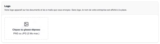 La carte « Logo » avec la remarque « Votre logo apparaît sur les documents et les e-mails que vous envoyez. Sans logo, le nom de votre entreprise est affiché à la place. » et la zone de téléversement « Cliquez ou glissez-déposez — PNG ou JPG (2 Mo max.) ».