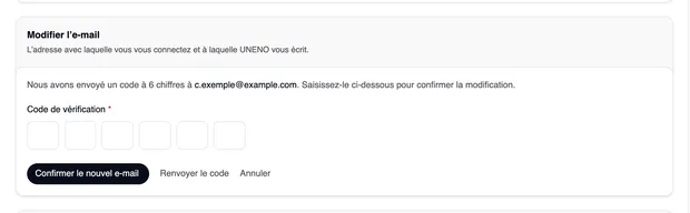 L’étape de confirmation avec l’avis « Nous avons envoyé un code à 6 chiffres à c.exemple@example.com », six cases pour le « Code de vérification » et « Confirmer le nouvel e-mail », « Renvoyer le code » et « Annuler ».