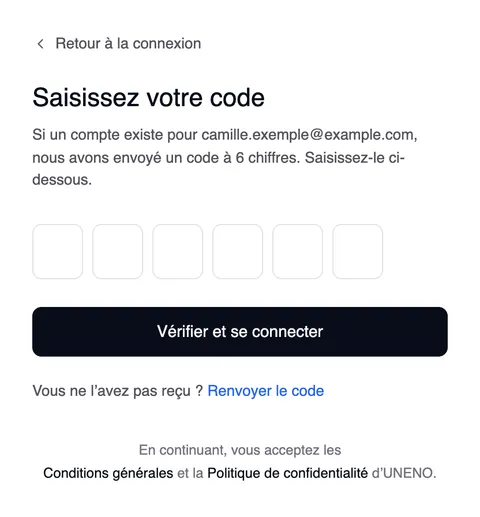 L’étape « Saisissez votre code » avec « Retour à la connexion » au-dessus, six cases pour le code, le bouton « Vérifier et se connecter » et « Vous ne l’avez pas reçu ? Renvoyer le code ».