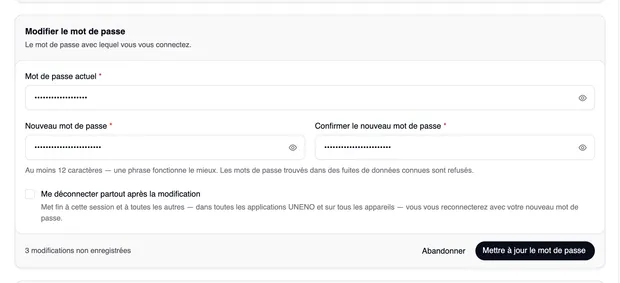 La carte « Modifier le mot de passe » avec les champs « Mot de passe actuel », « Nouveau mot de passe » et « Confirmer le nouveau mot de passe », la case « Me déconnecter partout après la modification » et le bouton « Mettre à jour le mot de passe ».